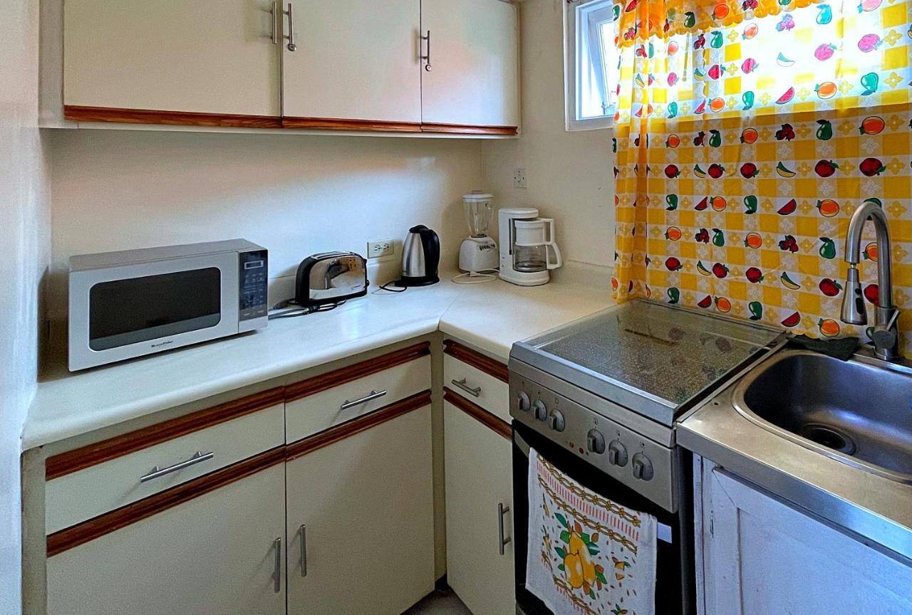 Oceanfront Condo W/ Free Parking + High Speed Wifi Негрил Екстериор снимка