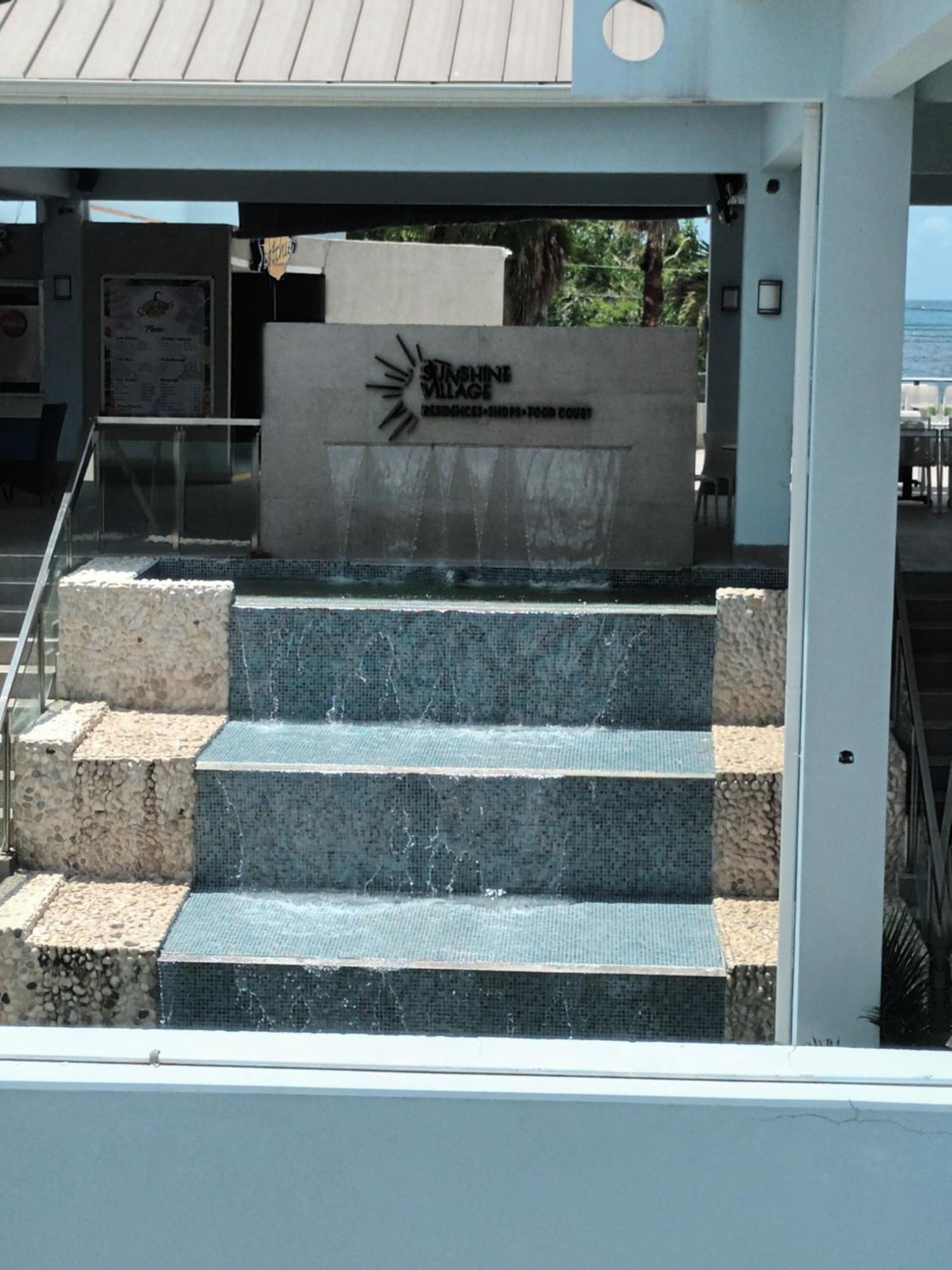 Oceanfront Condo W/ Free Parking + High Speed Wifi Негрил Екстериор снимка