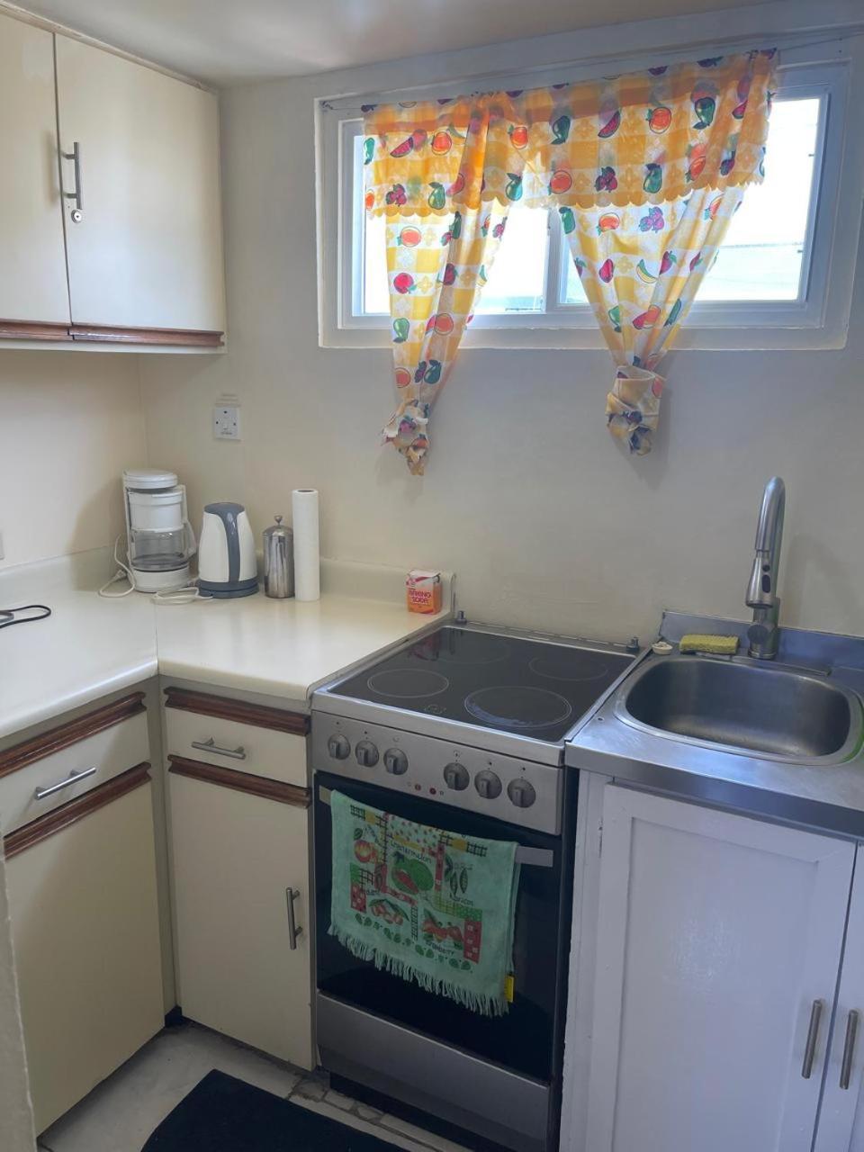 Oceanfront Condo W/ Free Parking + High Speed Wifi Негрил Екстериор снимка