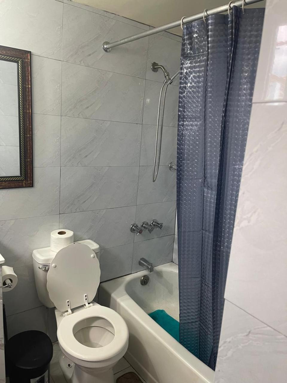 Oceanfront Condo W/ Free Parking + High Speed Wifi Негрил Стая снимка